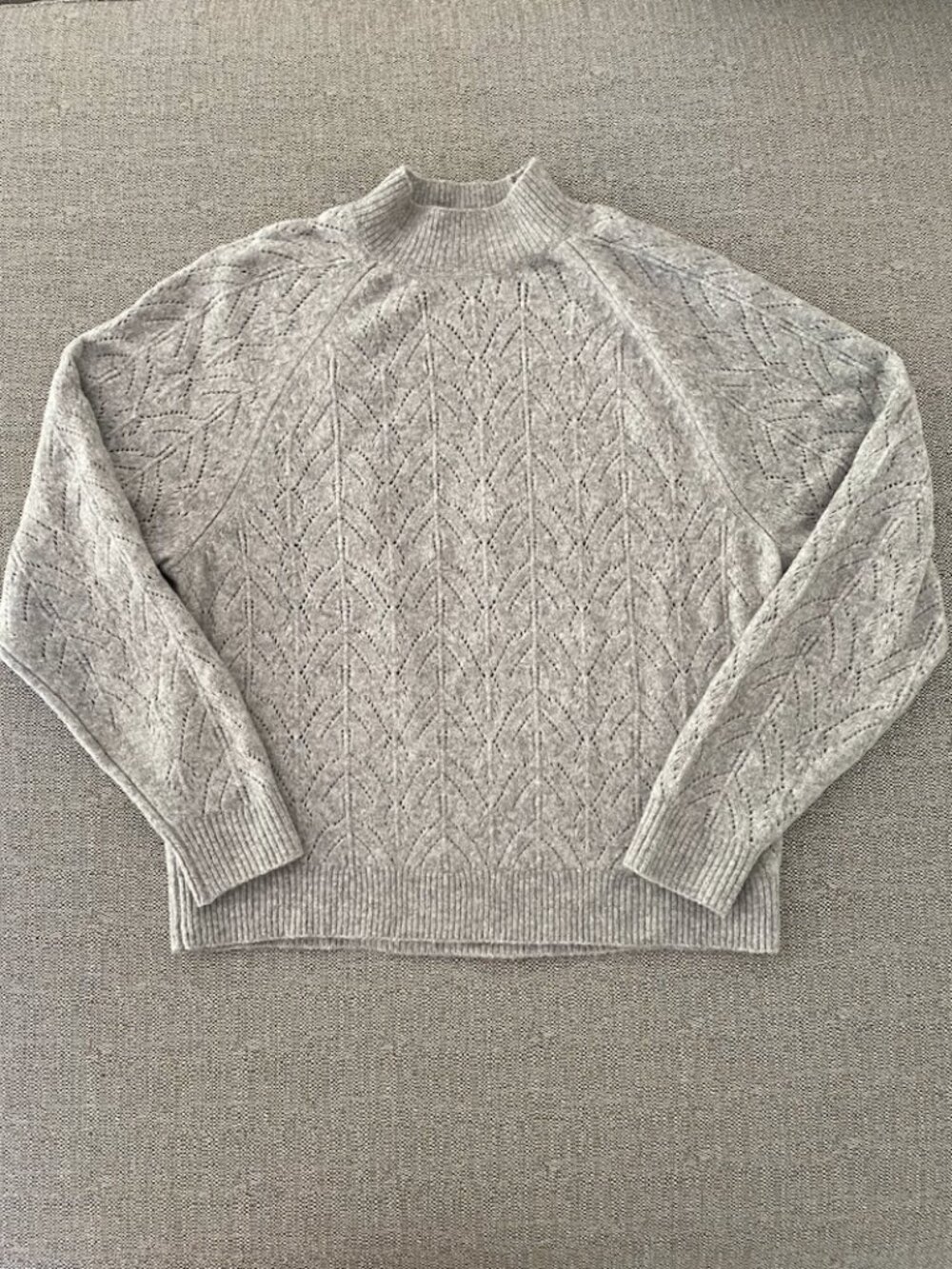 Uniqlo Women's Size XS Mock Neck Pointelle Pullover Sweater Light Grey